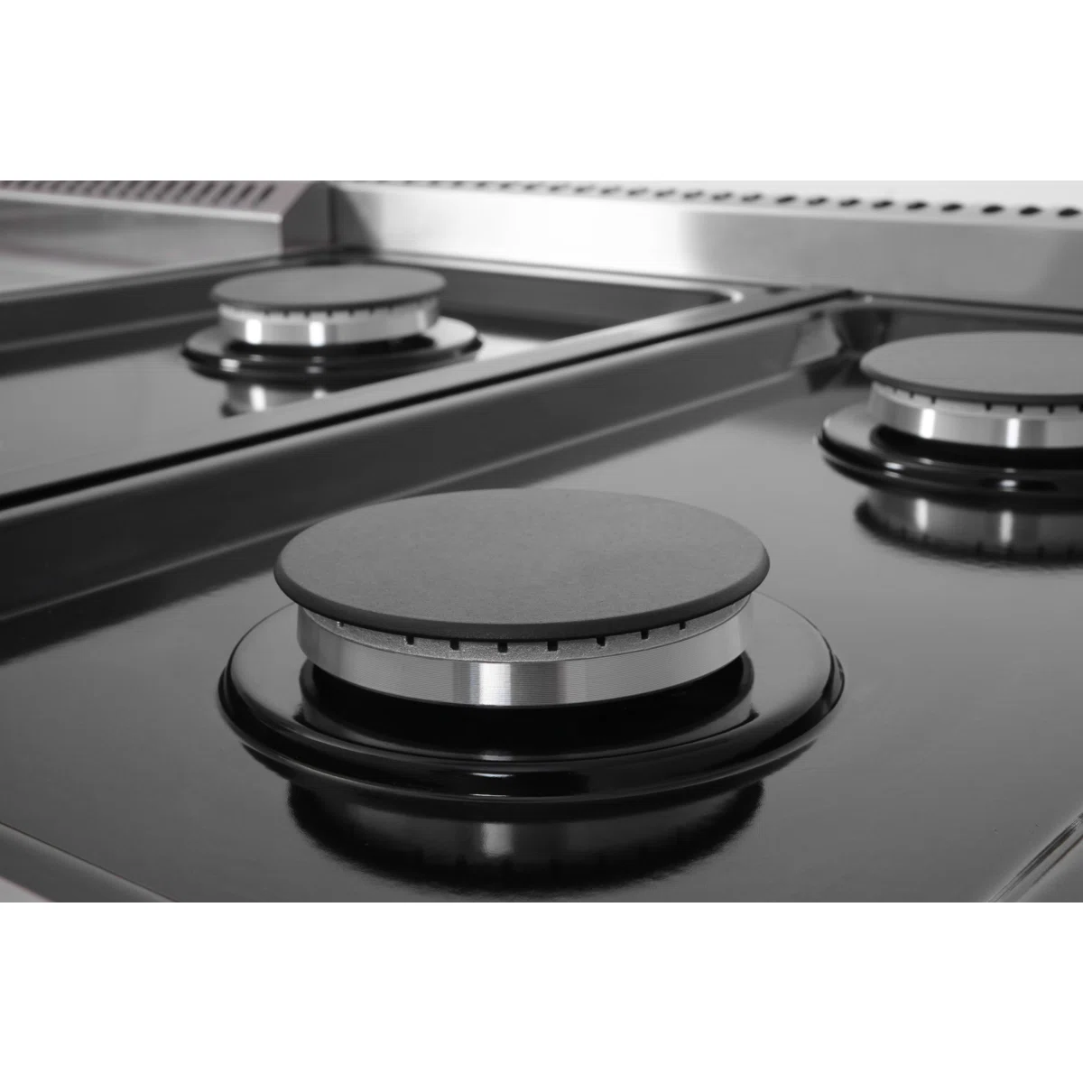 ThorKitchen48_4.6CubicFeetSmartLiquidPropaneFreeStandingRangewith6Burners-2.webp